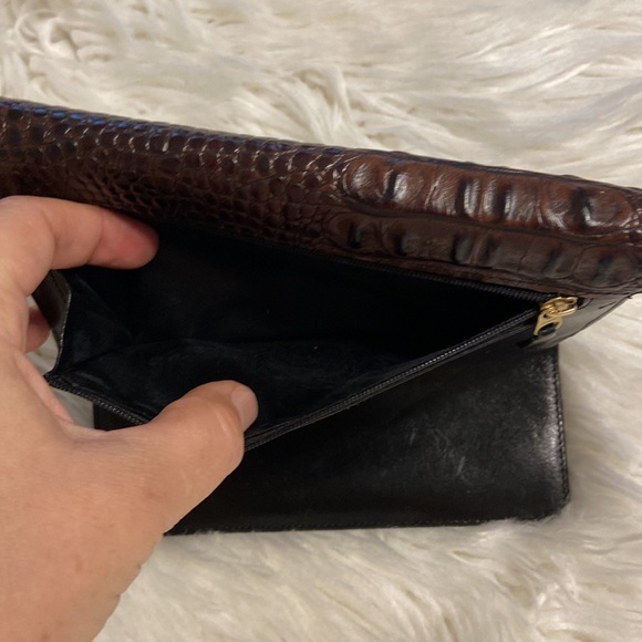 BRAHMIN wallet excellent condition dark brown color 8” wide and 4 1/5 “ high - Picture 13 of 16